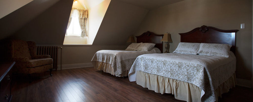 Auberge Chateau Lamontagne Sainte Anne des Monts ภายนอก รูปภาพ